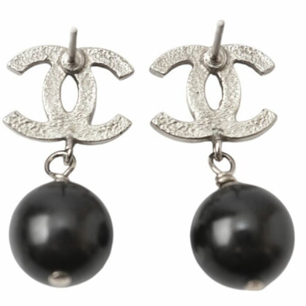 CHANEL Black Pearl Earrings - Picture 4 of 7
